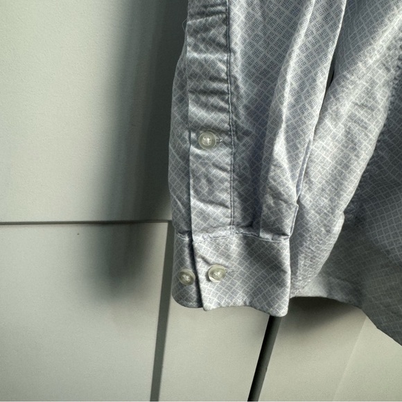 Michael Kors slim fit button down shirt Size 17 1/2 34/35 XL Blue and White - Picture 2 of 8